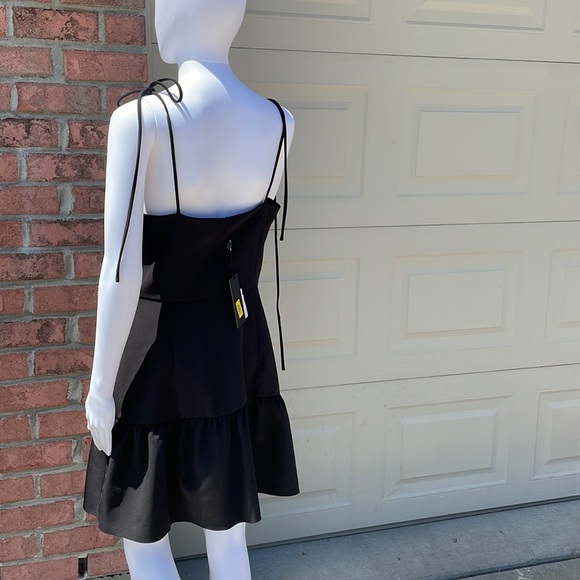 Gianni Bini Black dropwaist halter string dress ruffle trim 8 NWT - Picture 4 of 9